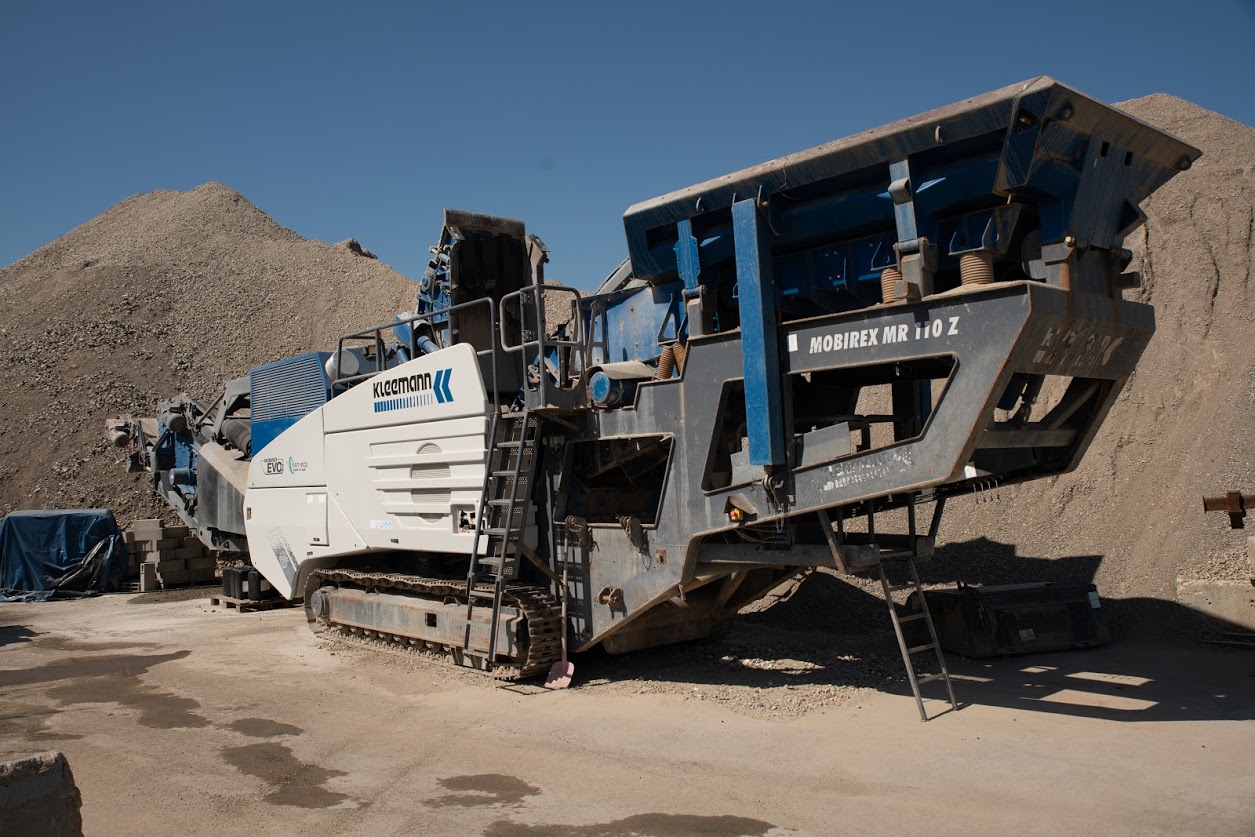 concasseur bleu - site - Meyzieu concasseur bleu - site - Meyzieu
